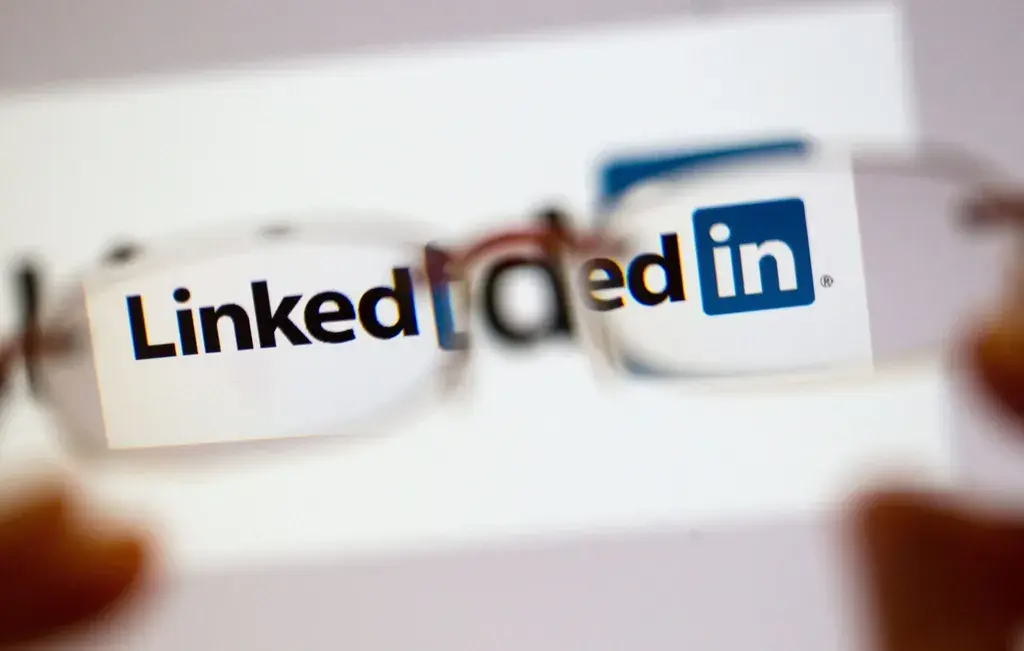 How to Build a Powerful LinkedIn Profile That Attracts Opportunities